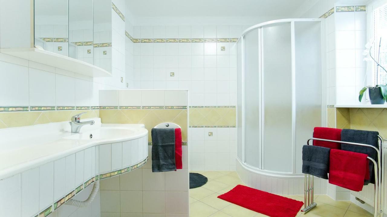 Apartmány Monty Karlovy Vary Esterno foto